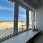 Luxe Met Adembenemend Uitzicht Op Zee