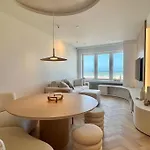 Luxe Met Adembenemend Uitzicht Op Zee
