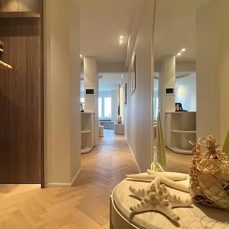 Luxe Met Adembenemend Uitzicht Op Zee